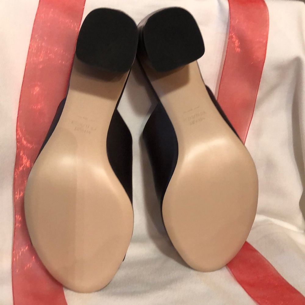 Shoes - Picture 5 of 7